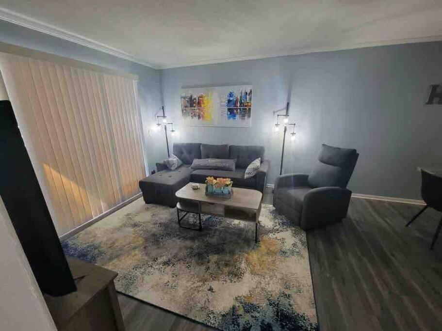 2022 Renovated 2-Bdrm Cozy, Lovely Condo W/Parking! Hilton Head Island Exterior photo