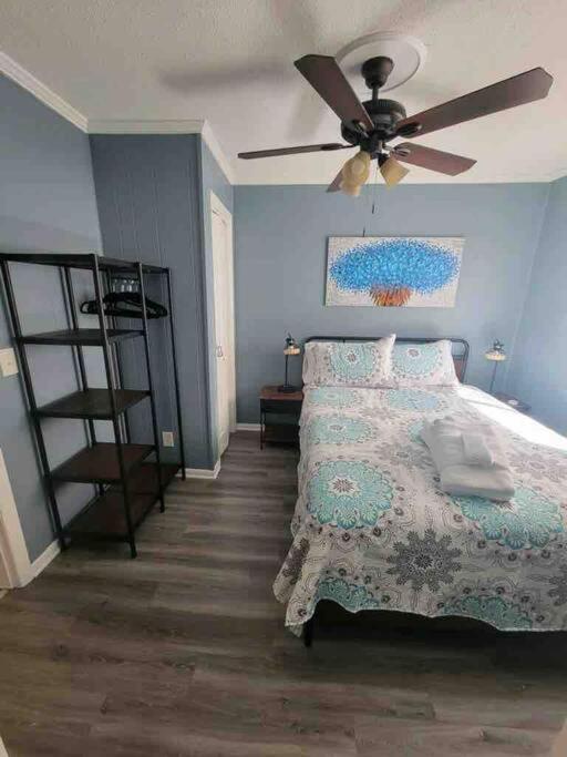 2022 Renovated 2-Bdrm Cozy, Lovely Condo W/Parking! Hilton Head Island Exterior photo