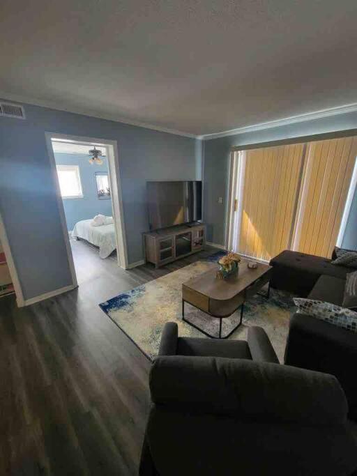 2022 Renovated 2-Bdrm Cozy, Lovely Condo W/Parking! Hilton Head Island Exterior photo