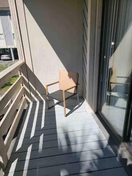 2022 Renovated 2-Bdrm Cozy, Lovely Condo W/Parking! Hilton Head Island Exterior photo