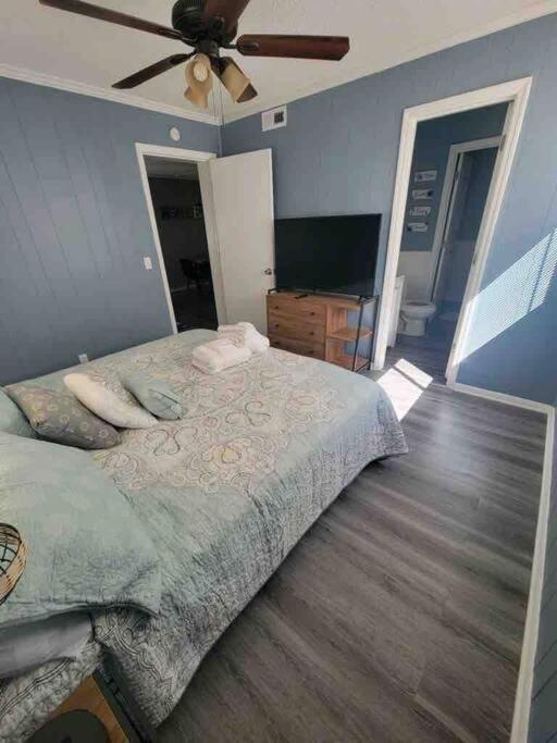 2022 Renovated 2-Bdrm Cozy, Lovely Condo W/Parking! Hilton Head Island Exterior photo